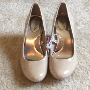 BNWT. Merona Nude Pumps Sz 6.5